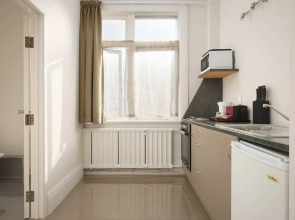 Kiwi International Hotel