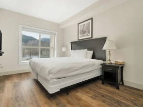 Embrace Serenity Luxe 2BR Suite