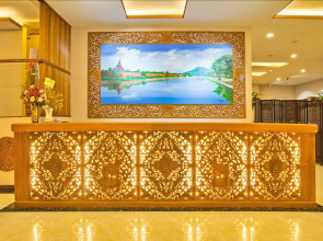 Royal Golden 9 Mile Hotel