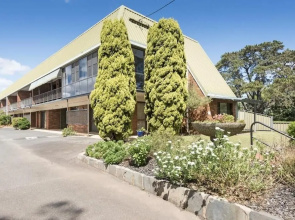 Whiteoaks Motel