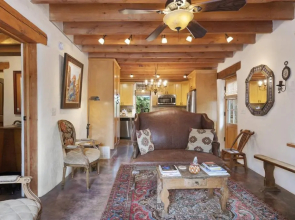 2 Bedroom - In Railyard, 10 Min. Walk to Plaza - Desert Breeze