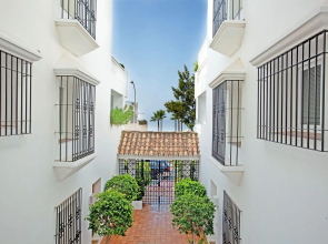 White Pearl Beach Elviria H1