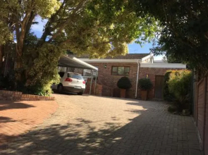 Glenelg Road Guesthouse