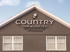Country Inn & Suites Dubuque