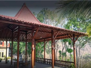 Bina Karya Guesthouse by ZUZU
