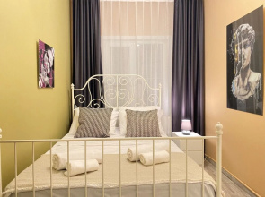Lovely Home With Backyard in Cihangir