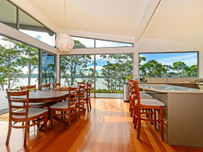 Cloudy Bay Lagoon Estate