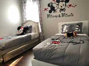 Hamlet by I-4 · New! 5 Bedroom Pool Villa. Sleep 15+ Orlando