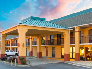 Super 8 by Wyndham Orangeburg