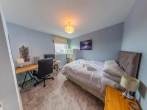 2 Bedroon Apartment With Balcony And Seaviews