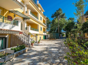 Andreolas Luxury Suites