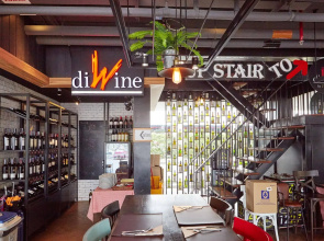 Easy Planet Bangkok Surawong