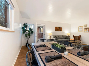 Ultimate Chill Zone, BBQ, Bikes, Pet Friendly!!