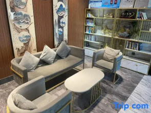 Elan Hotel (Dehui West Station Songbai Road Branch)