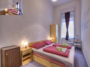 Opera Guesthouse & apartments