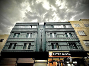 Rever Hotel