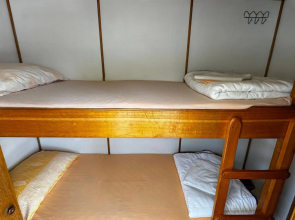 Rhythm Floating Hostel - Zadar