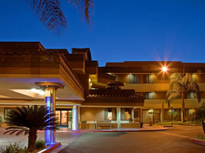 Hotel XOLA, A Trademark Collection Hotel
