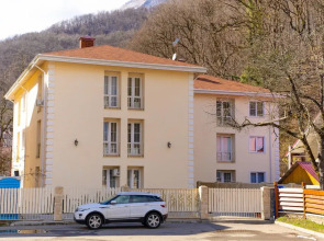 Dom Vverhdom Guest House