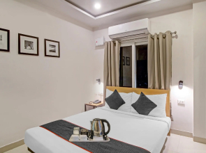 OYO Townhouse 572 RCC Skyline