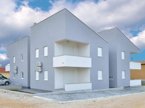 Stunning Home in Vrsi-mulo With Wifi and 2 Bedrooms