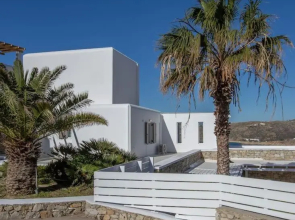Mykonian house in Elia beach by GHH