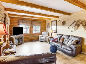 Scenic Views & Game Room: Garden City Retreat!