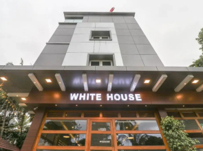Hotel White House by OYO Rooms