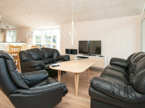 Lush Holiday Home in Glesborg With Terrace