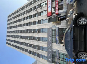 Huayang Nianhua Daily Rental Apartment (Mudanjiang Wanda Plaza)
