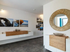 2 Bed Apartment w Distant Sea and Country Views
