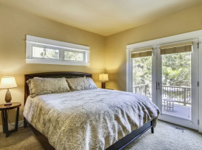 Big Canyon Home with Pool, Hot Tub, and Deschutes River Trail Access by RedAwning