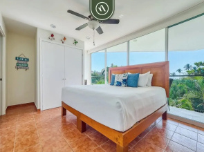 Beachfront 2BR Condo With Pool and Beachclub