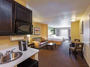 Holiday Inn Express & Suites Eagle Pass by IHG