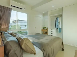 Thongchen Residence