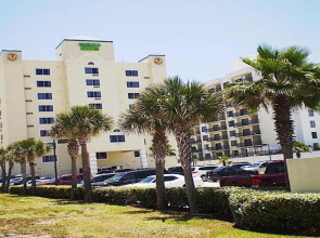 Emerald Shores Resort