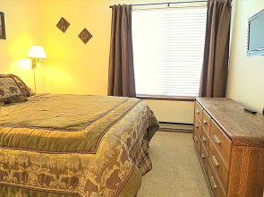 142 Premium Condo