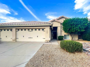 Beautiful Chandler Escape w/ Putting Green & Pool!