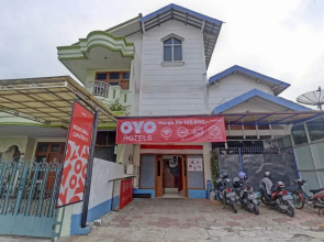 OYO 90426 Near Mall Ciputra 2
