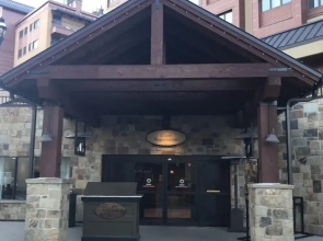 1 Bedroom Ski in, Ski out Mountain Vacation Rental Located Next to Historic Main Street in Downtown Breckenridge