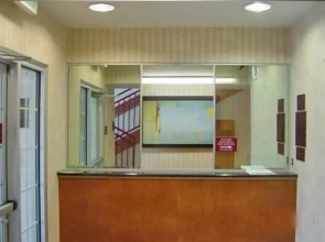 HomeTown Inn & Suites