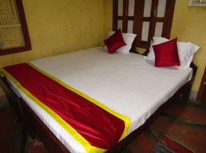 Goroomgo Annapurna Bhakta Nivas Puri