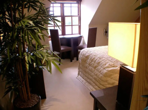 Albert Hotel