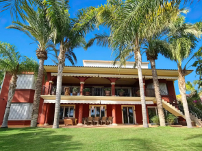 9 Bedroom 5 Star Luxury Villa & Heated Pool for 5 to 28 Guests near Alicante