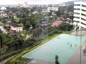 Taiping Rain Town Homestay太平雨城名宿 two car park