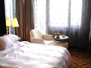 Jinfeng Huayuan Hotel (Tieling County Shuimu)