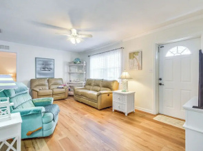 1 Mi to Anna Maria Island: Pet-friendly Retreat