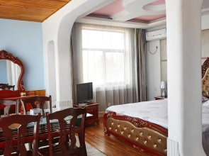 Hai Yue Holiday Hotel