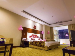 Enjoying International Hotel