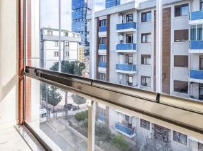 Flat in Maltepe With Balcony Near Shopping Malls